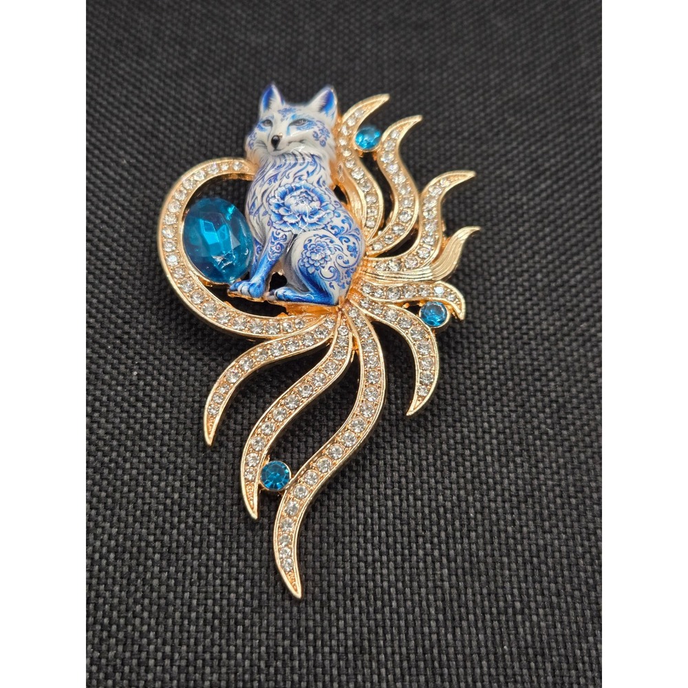 Gold Tone Kitsune Nine Tailed Fox Brooch Blue Enamel Rhinestone Crystal Pin